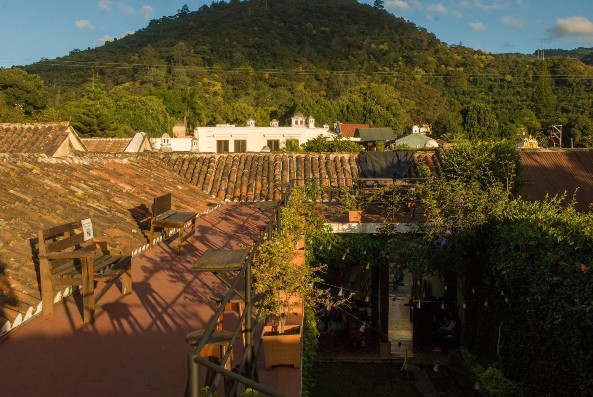 Tzunun Hostel Antigua Exterior photo