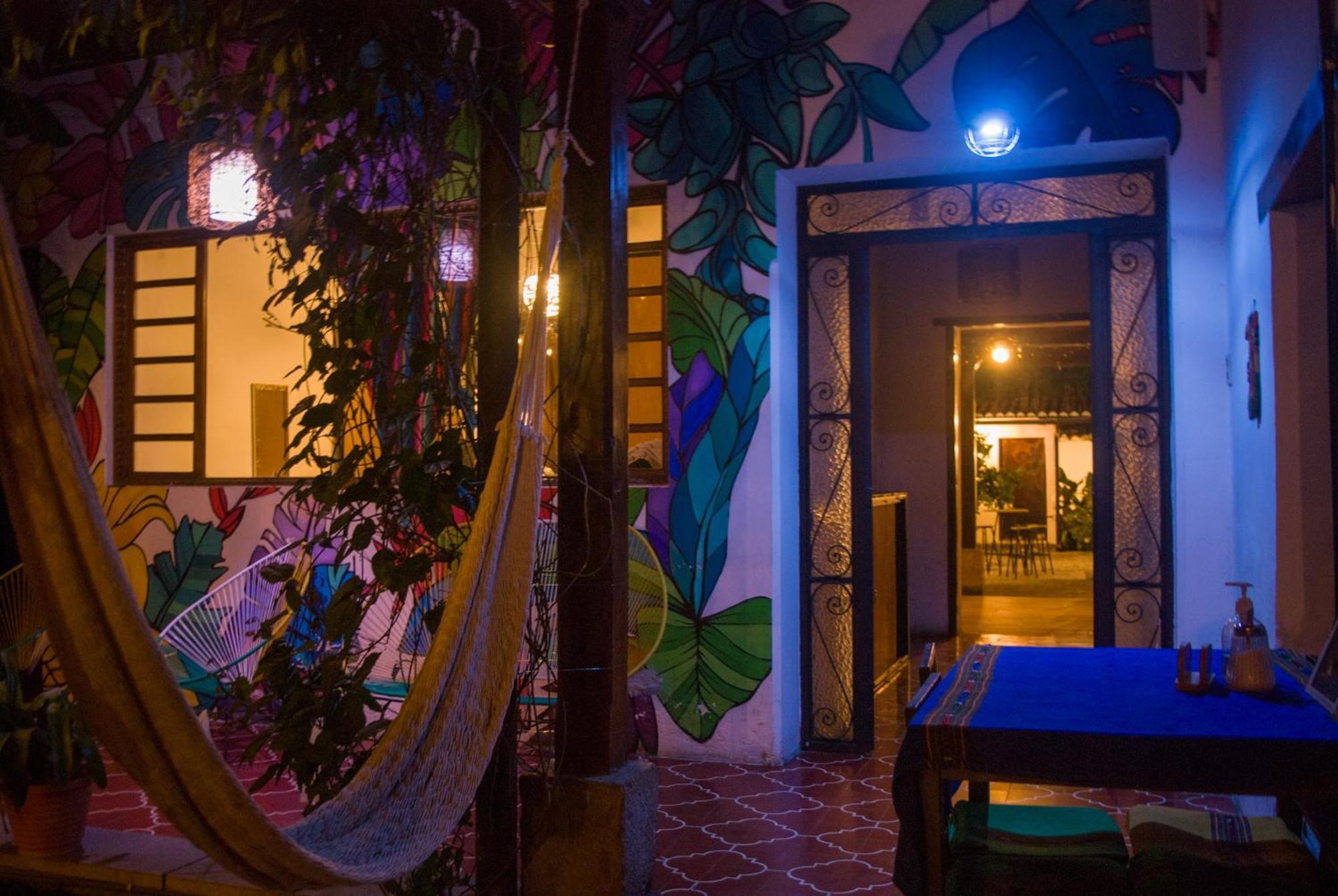 Tzunun Hostel Antigua Exterior photo
